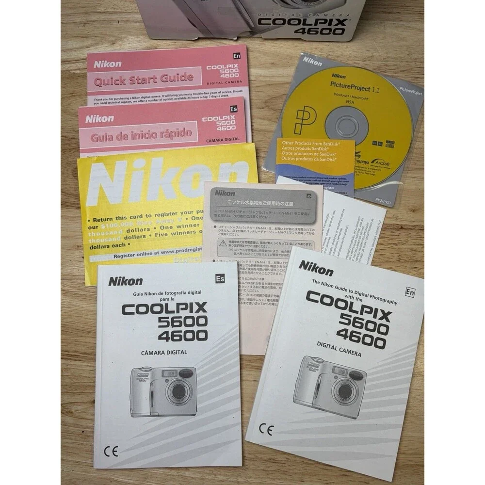 Nikon Coolpix 4600 Digital Camera Silver Tested Works w Box Charger Case SD Card